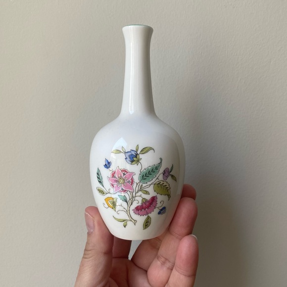 Minton Accents Minton Bone China Bud Vase Haddon Hall Sweet White